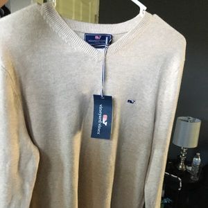 Vineyard vines Vneck